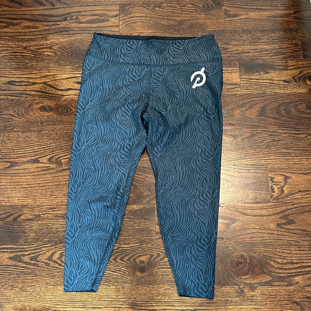 Peloton Navy Zebra Print Reversible Leggings